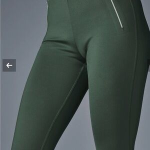Alo yoga , High-Waist Thrill Seeker Legging. New without tags